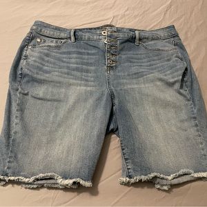 🌻🌻Torrid Bermuda Shorts-Size 20 🌻🌻